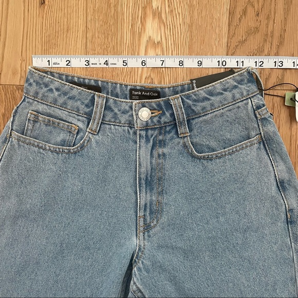 NWT STEVIE HIGHRISE MOM JEANS TAPERED LIGHT INDIGO - Picture 9 of 16